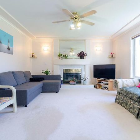 Great Guest Suite In A Gorgeous House New Westminster Exterior foto