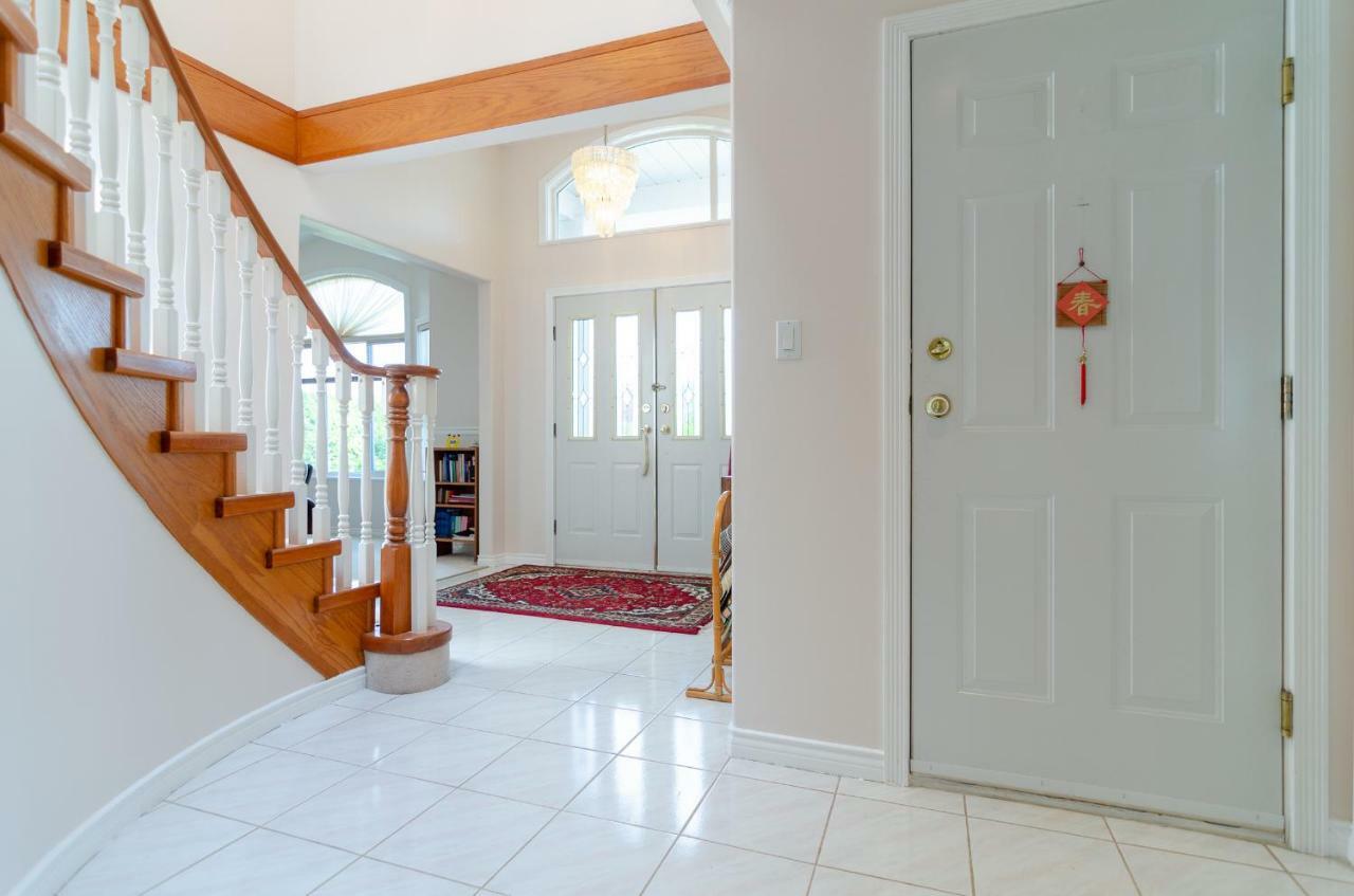 Great Guest Suite In A Gorgeous House New Westminster Exterior foto