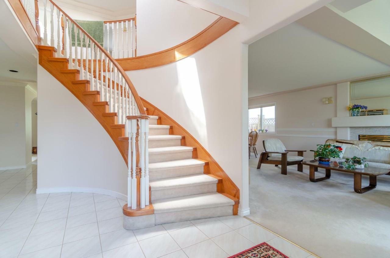 Great Guest Suite In A Gorgeous House New Westminster Exterior foto